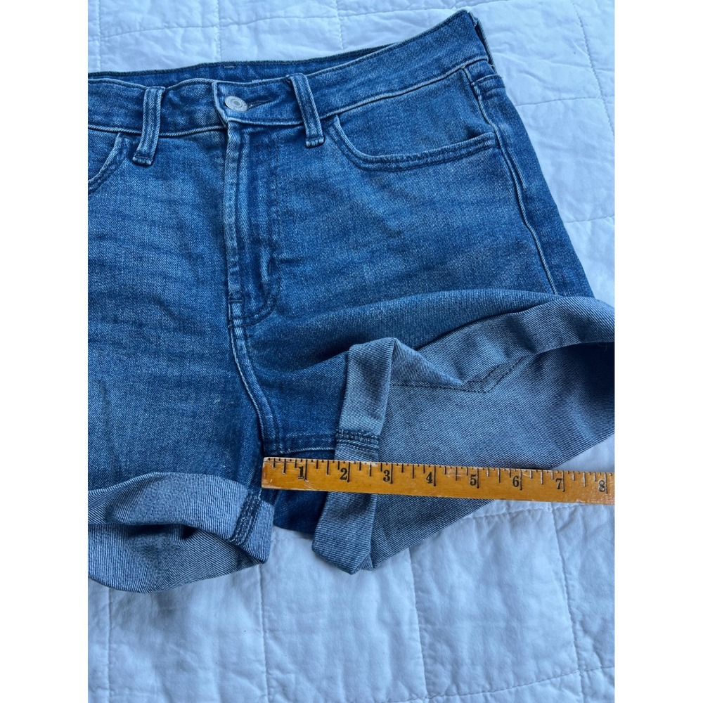 Old Navy High-Rise Wow Denim Shorts Medium Wash Cuffed Blue Size 4 Streetwear - Picture 4 of 5